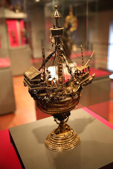 Kadzielnica w kształcie statku (stworzoną w Norymberdze) - muzeum Bazyliki św. Antoniego w Padwie