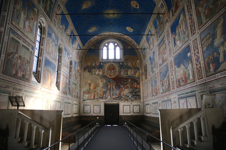 !Cappella degli Scrovegni - Wnętrze kaplicy Scrovegni w Padwie