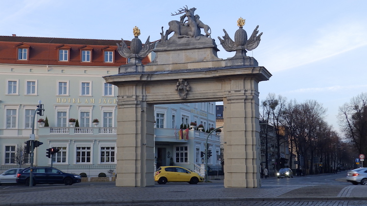 Zwiedzanie Poczdamu - brama Jägertor - jeden z dawnych punktów wjazdowych do miasta