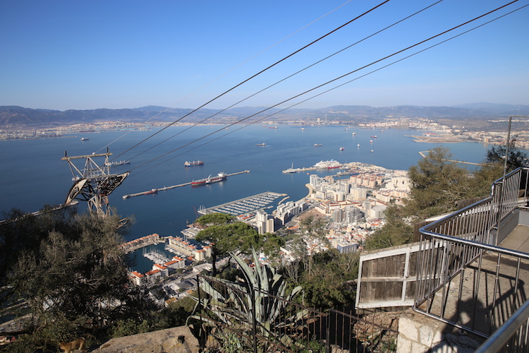 Podczas spaceru po Skale Gibraltarskiej - widok na kolejkę linową