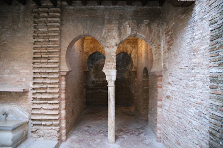 Łaźnie (Bano de la Mezquita) - Alhambra, Grenada