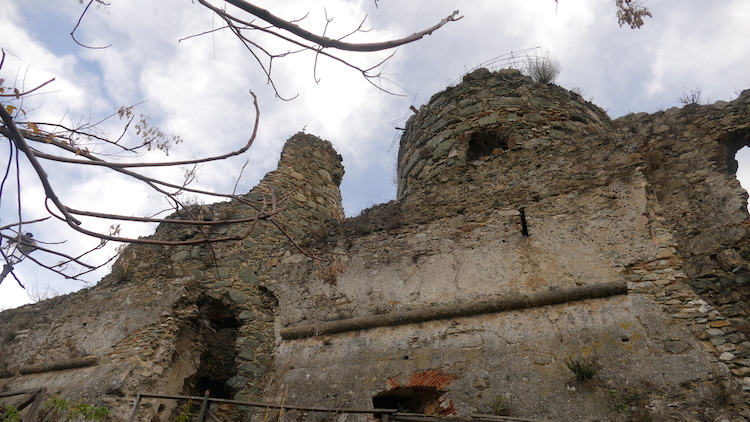 !Zamek w Lamezia Terme