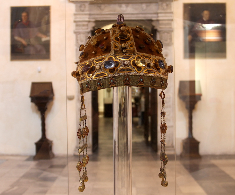 Korona Konstancji Aragońskiej w skarbcu Katedry w Palermo