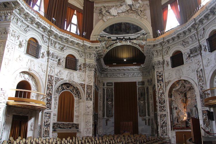 !Wnętrze kościoła św. Salwadora w Palermo (Chiesa del Santissimo Salvatore)
