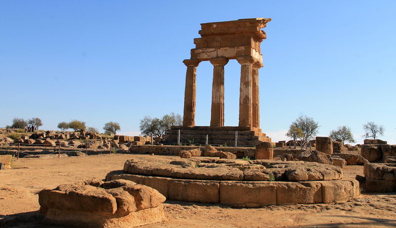 Świątynia Kastora i Polluksa - Dolina Świątyń w Agrigento (Valle dei Templi)