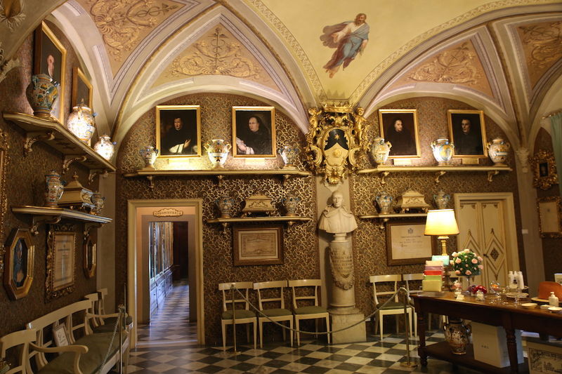 Zabytkowa apteka we Florencji - Farmaceutica di Santa Maria Novella