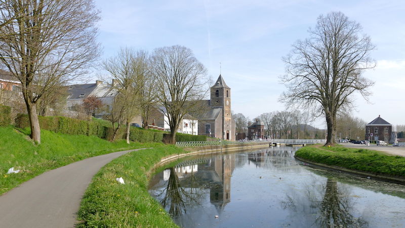 Widok na Kościół w La Louviere (Belgia)