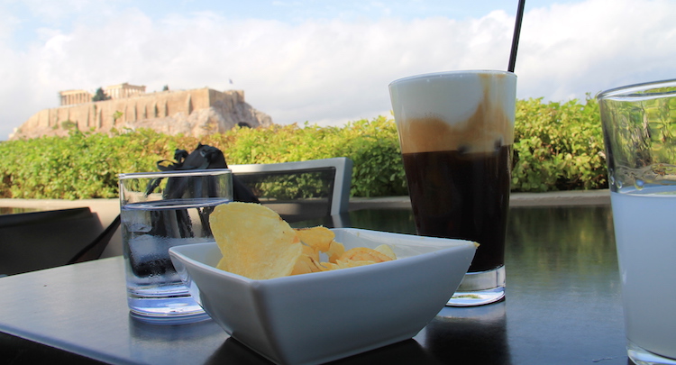 Ateny i widok na Akropol - Restauracja w hotelu The Athens Gate Hotel