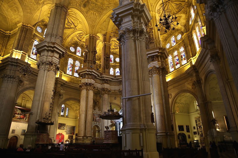 !Wnętrze Katedry w Maladze