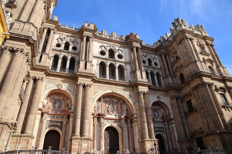 Katedra w Maladze - fasada z elementami barokowymi