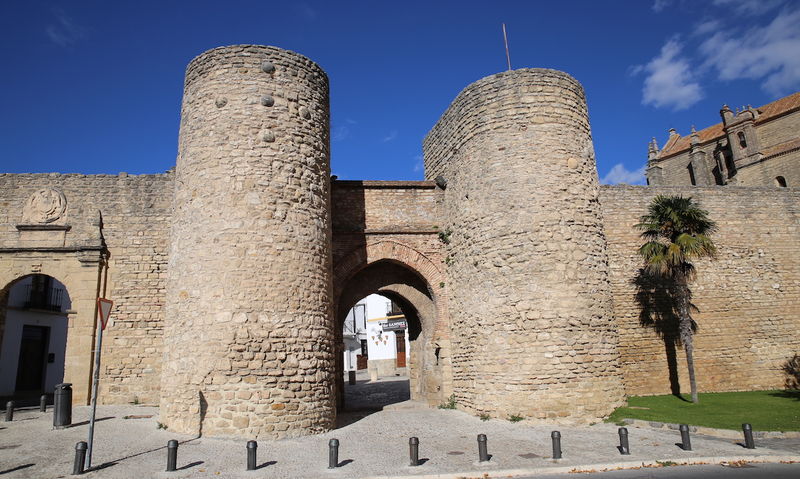 Zabytki Rondy - Brama Almocábara (Puerta de Almocábar)