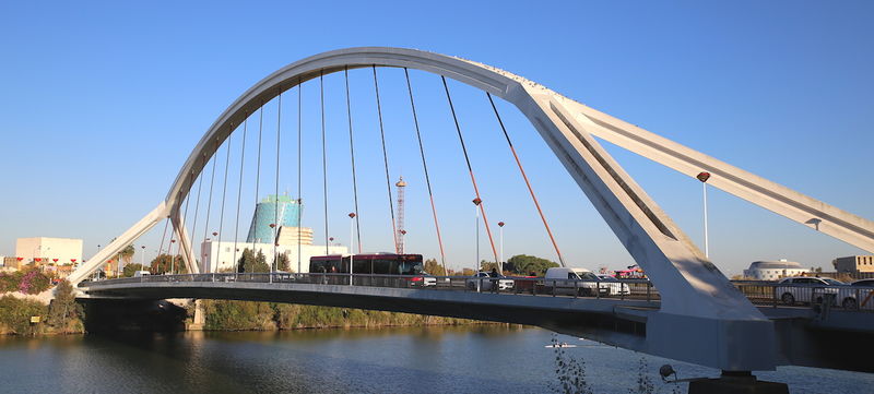 Most Puente de la Barqueta, którym dostaniemy się na Wyspę Kartuzów