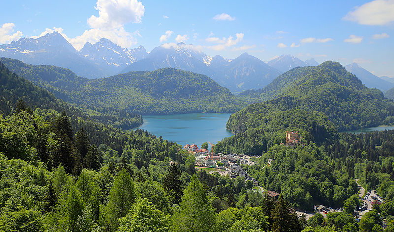Widok z tarasu w Zamku Neuschwanstein