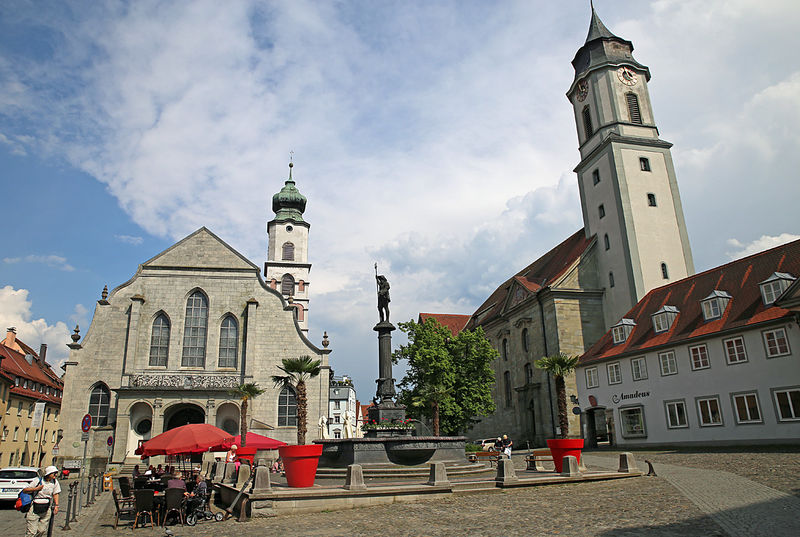 !Marktplatz - rynek miejski w Lindau (widok na kościół pw. Najświętszej Maryi Panny (Münster Unserer Lieben Frau i kościół św. Stefana