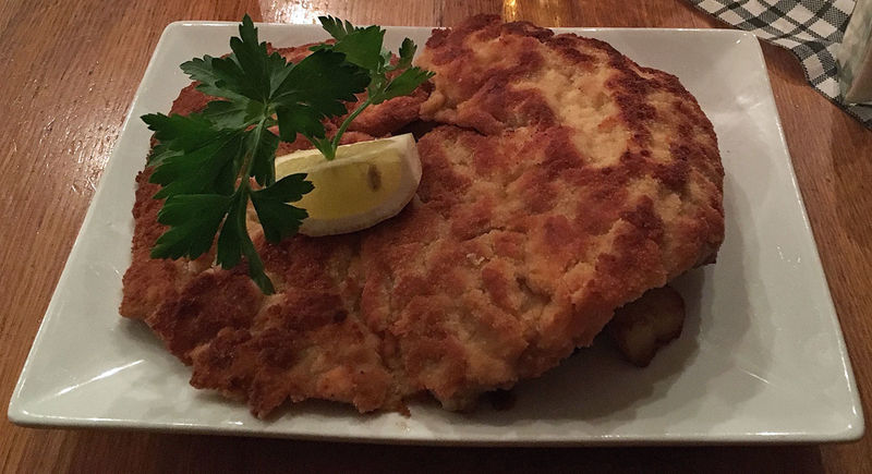 Sznycel po wiedeńsku w Neuhauser Augustiner w Monachium - można się najeść ;-)