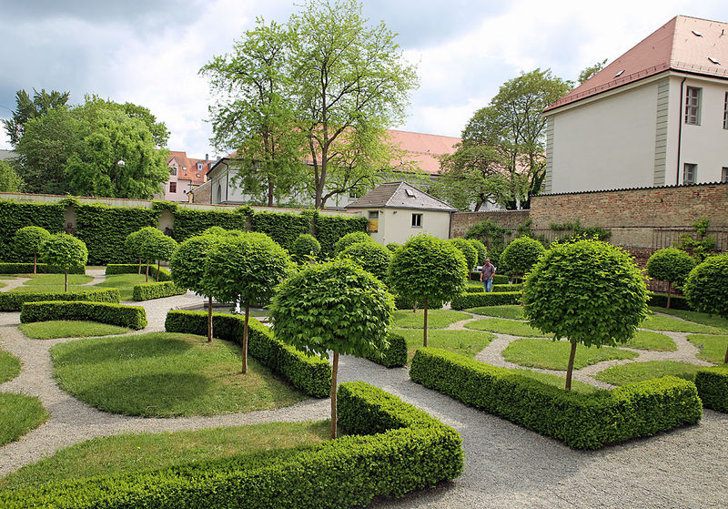!Barkowy ogród Pałacu Schaezlerpalais w Augsburgu