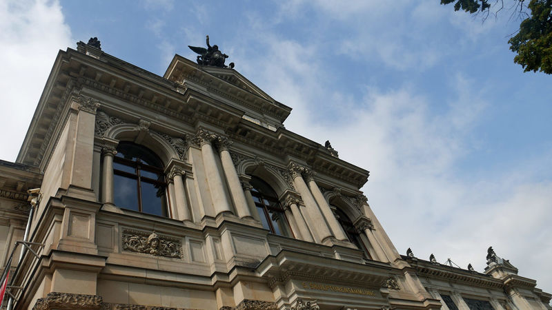 !Fasada Albertinum w Dreźnie