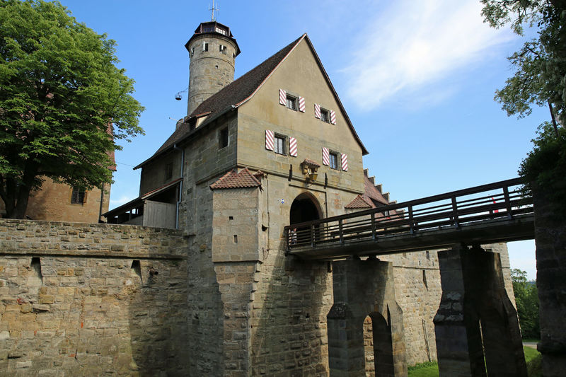 !Bamberg, Zamek Altenburg - widok na drewniany most nad fosą