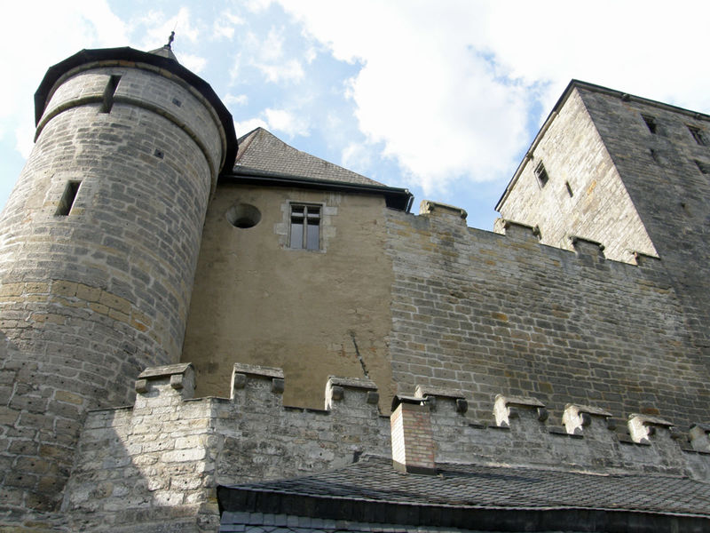 Zabytki Czech - mury zamku Kost