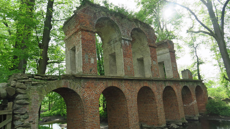 Akwedukt - Park romantyczny w Arkadii