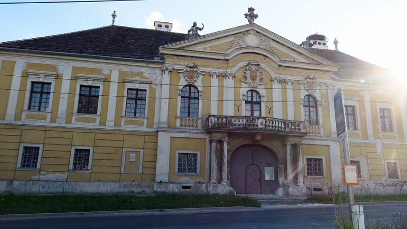 !Pałac Fertőrákos (Węgry, okolice Jeziora Nezyderskiego)