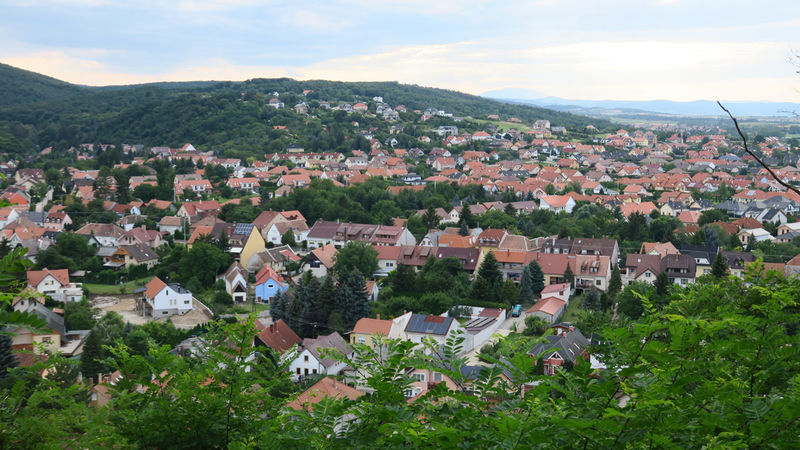 Widok na Sopron, Węgry - okolice Jeziora Nezyderskiego