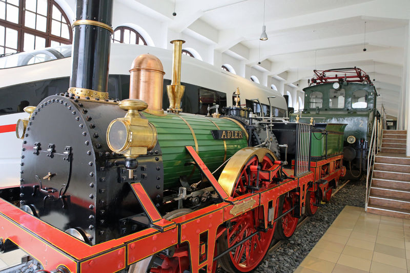 Adler (Orzeł) - replika pierwszej kursującej w Niemczech lokomotywy parowej - Muzeum kolei w Norymberdze (DB Museum)