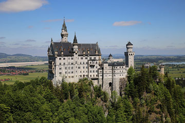 Widok na zamek Neuschwanstein z Mostu Marii (Marienbrücke)