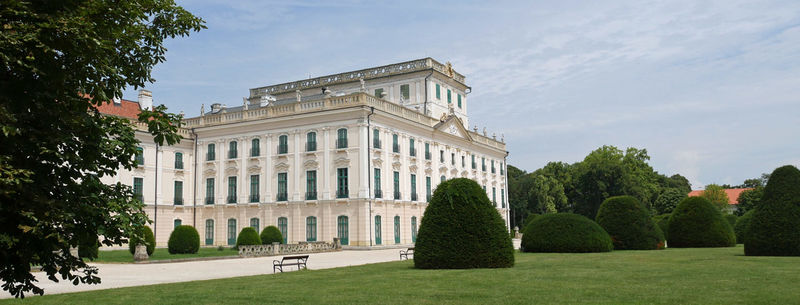 Tył pałacu Esterháza (zamek w Fertőd)