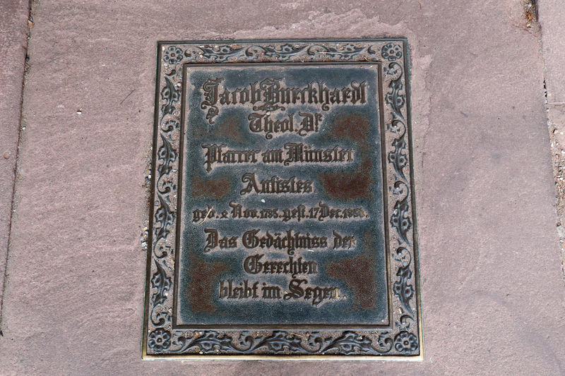 Jedna z płyt w krużgankach katedry w Bazylei