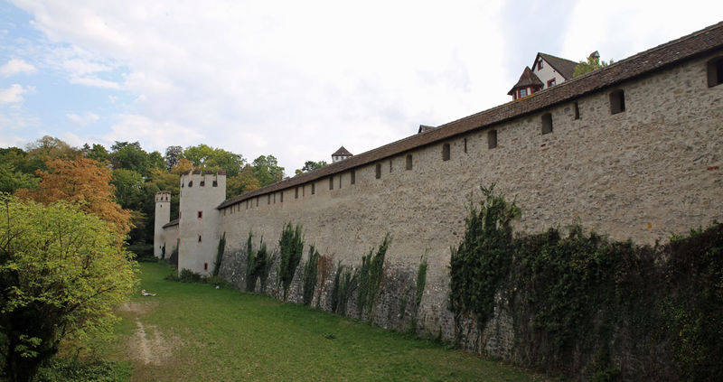 Mury w okolicy kanału St. Alban Teich (Bazylea)