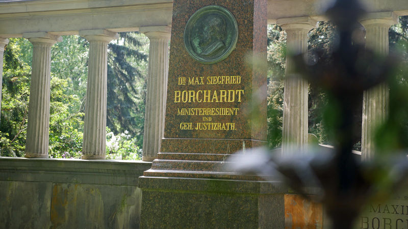 !Cmentarz Dorotheenstädtischer w Berlinie