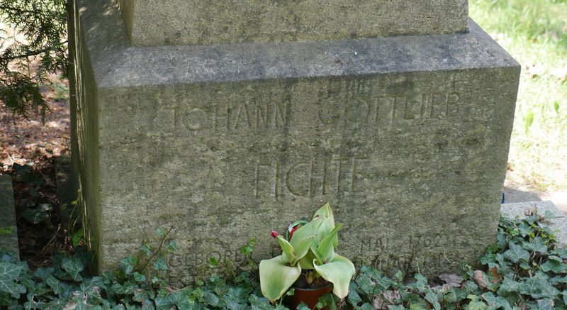 !Grób Johanna Gottlieba Flichte - Cmentarz Dorotheenstädtischer w Berlinie