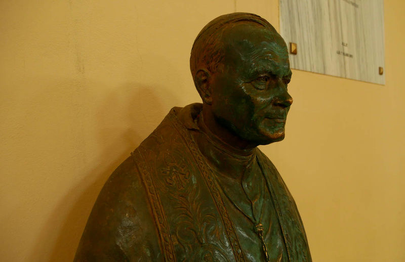 Rzeźba Jana Pawła II w Szkodrze