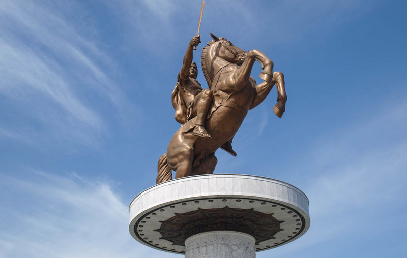 !Pomnik Wojownika na koniu Skopje
