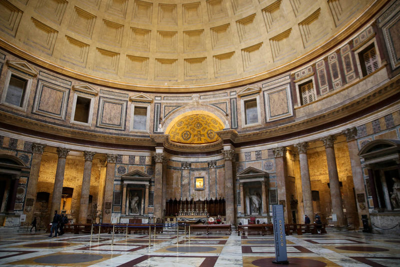 ! Интерьер Пантеона в Риме