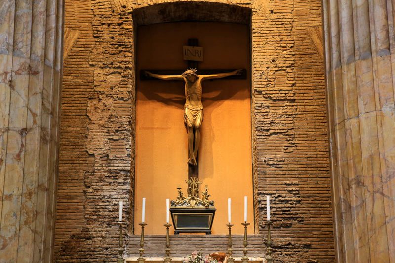 !Kaplica krucyfiksu - Panteon w Rzymie