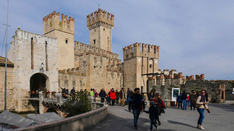 Castello Scaligero - Sirmione nad jeziorem Garda