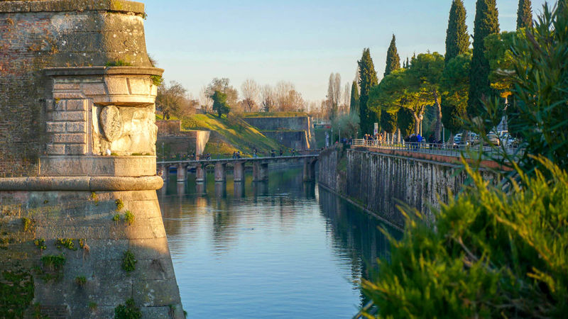 Umocnienia w Peschiera del Garda (jezioro Garda)