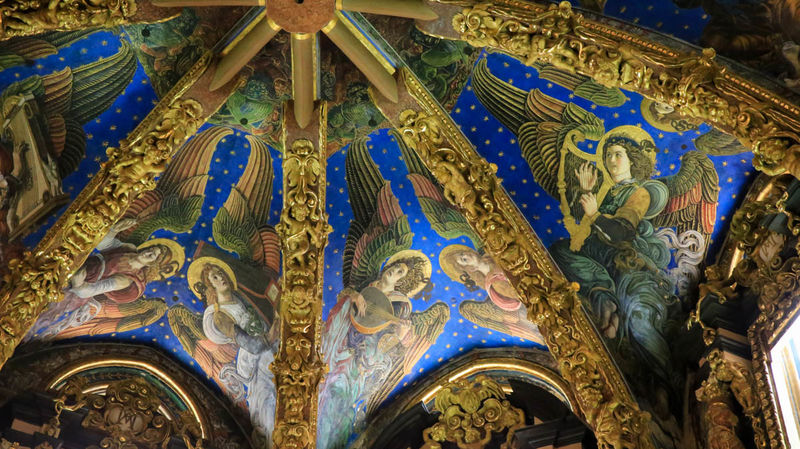 Freski z aniołami - apsyda Katedry w Walencji