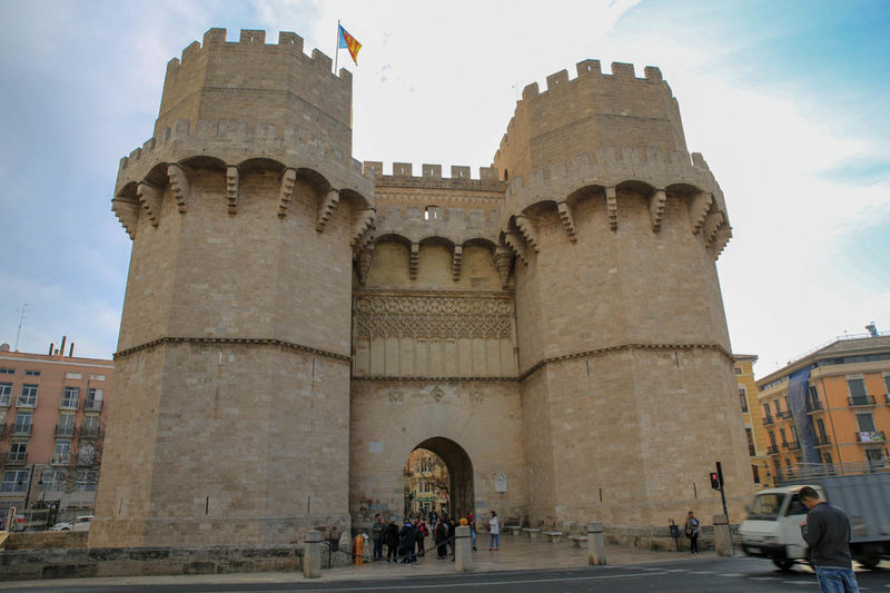 Torres de Serranos - brama w Walencji