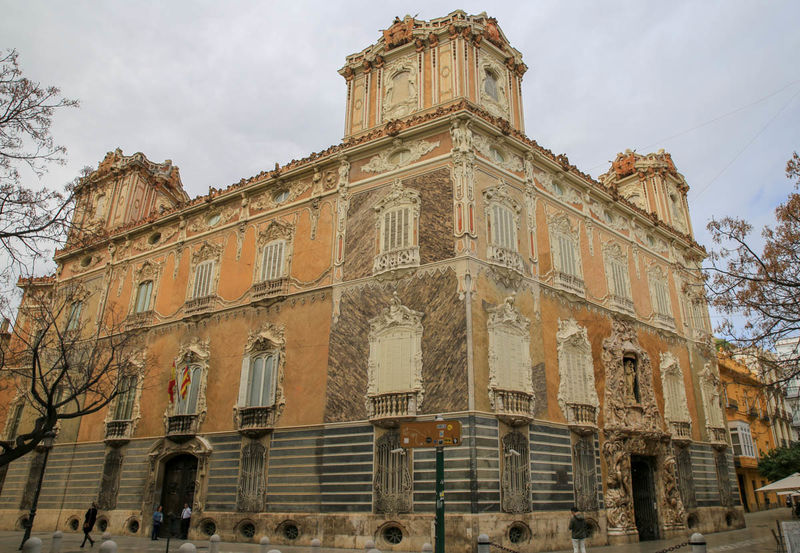 Budynek Muzeum Ceramiki oraz Sztuki Dekoracyjnej w Walencji