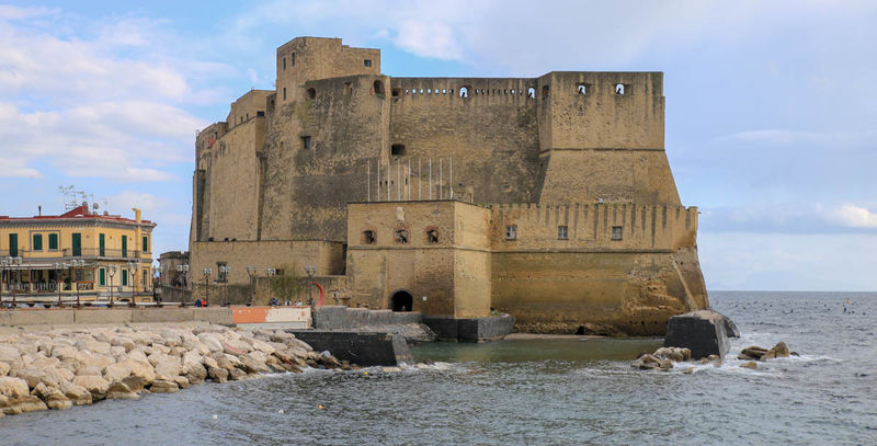 !Castel dell’Ovo (czyli Zamek Jajeczny) w Neapolu