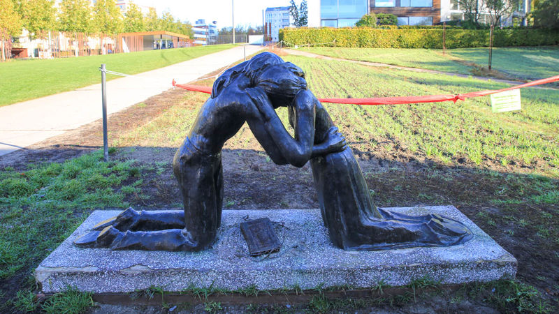 Rzeźba Pojednania - Miejsce Pamięci Muru Berlińskiego