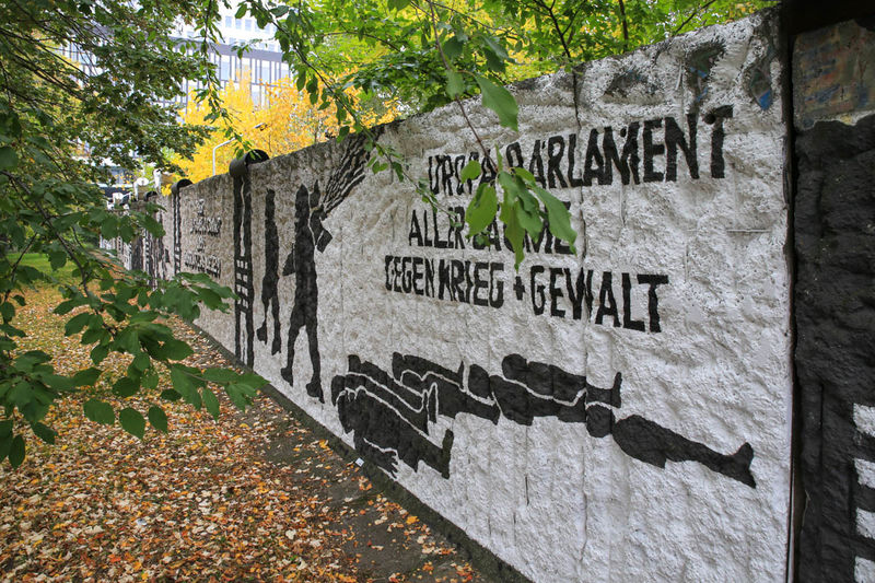 Fragment muru - Parlament Drzew- Berlin (śladami muru berlińskiego)