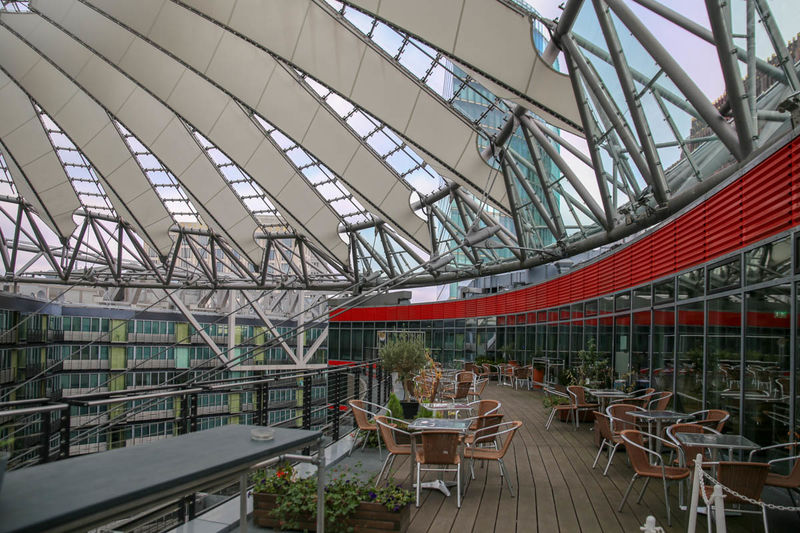Sony Centre - widok z kawiarni niemieckiej akademii filmowej