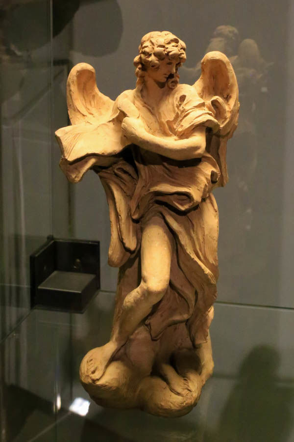 Bernini - projekt jednego z aniołów który miał zdobić most św. Anioł - fragment wystawy, Pałac Wenecki, Rzym
