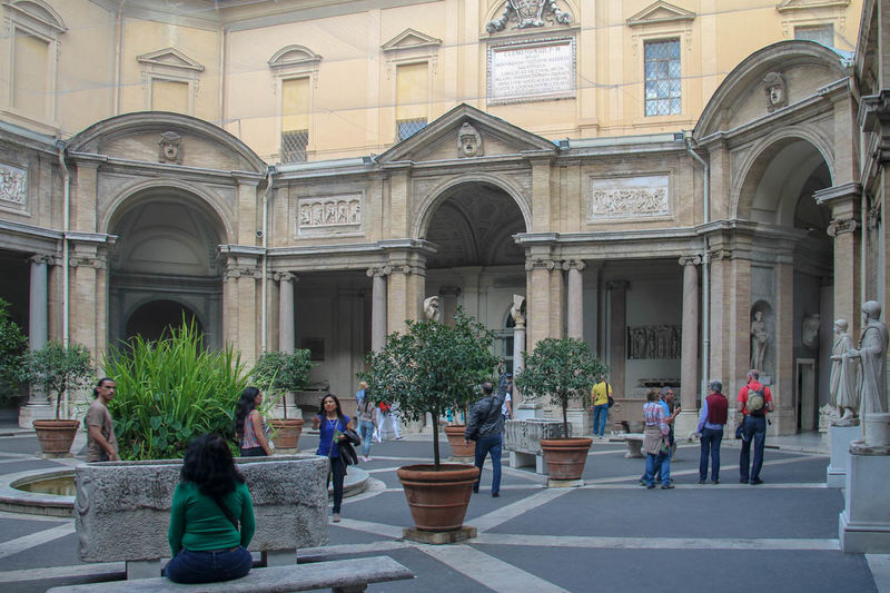 !Muzea Watykańskie - Muzeum Pio-Clementino, oktagonalny dziedziniec