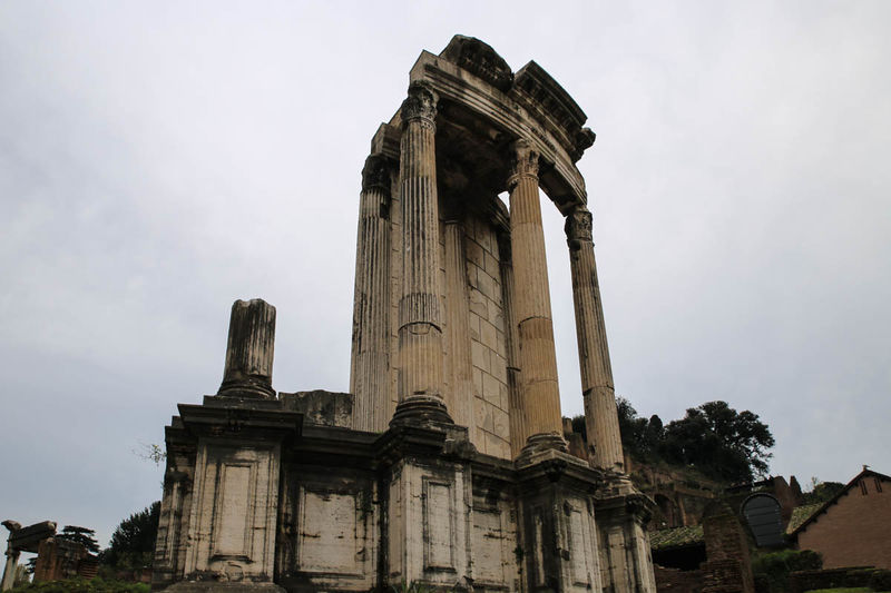 Świątynia Westy - Forum Romanum, Rzym