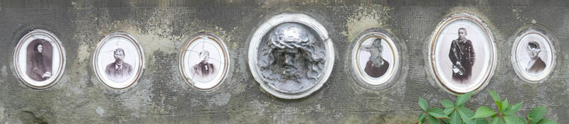 Medaliony - Cmentarz Janowski we Lwowie